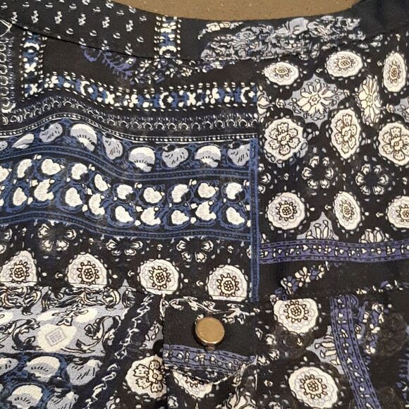 Sara Michelle Blue and White Flowy Sheer Top - Picture 8 of 9